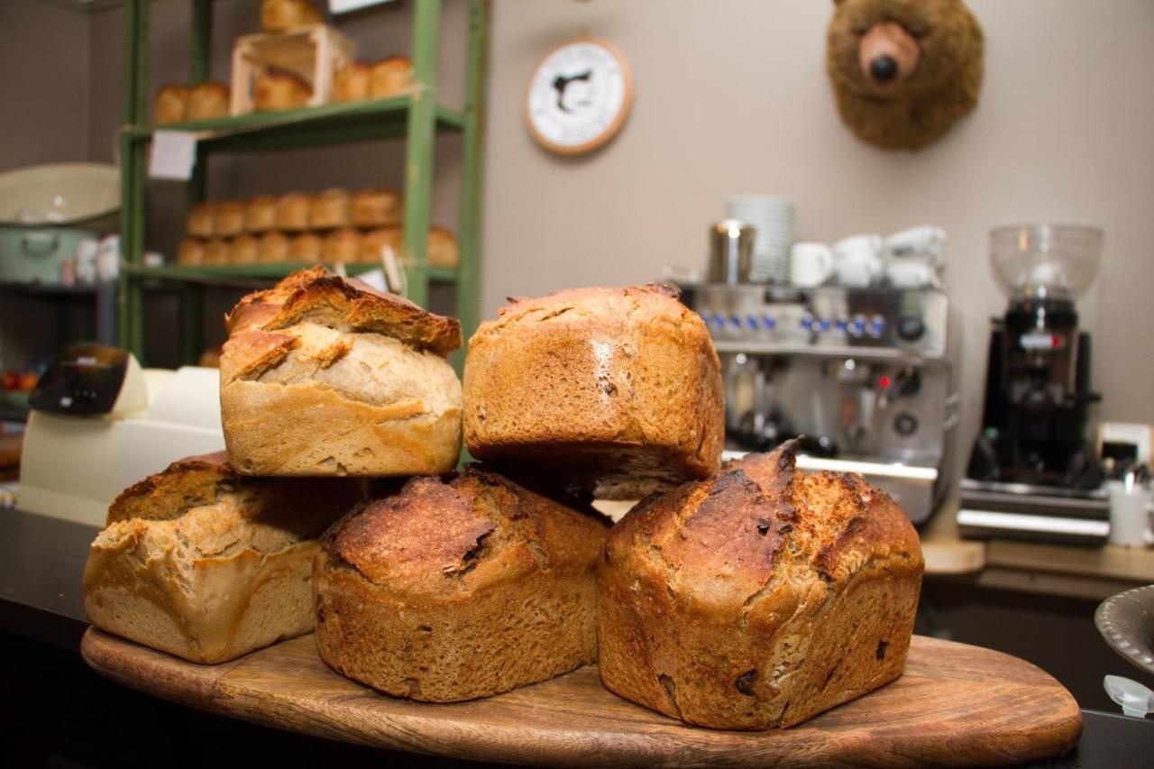 The Bear Bread Bakery B&B, Ensuite Rooms Above The Bakery, Colyton Zewnętrze zdjęcie