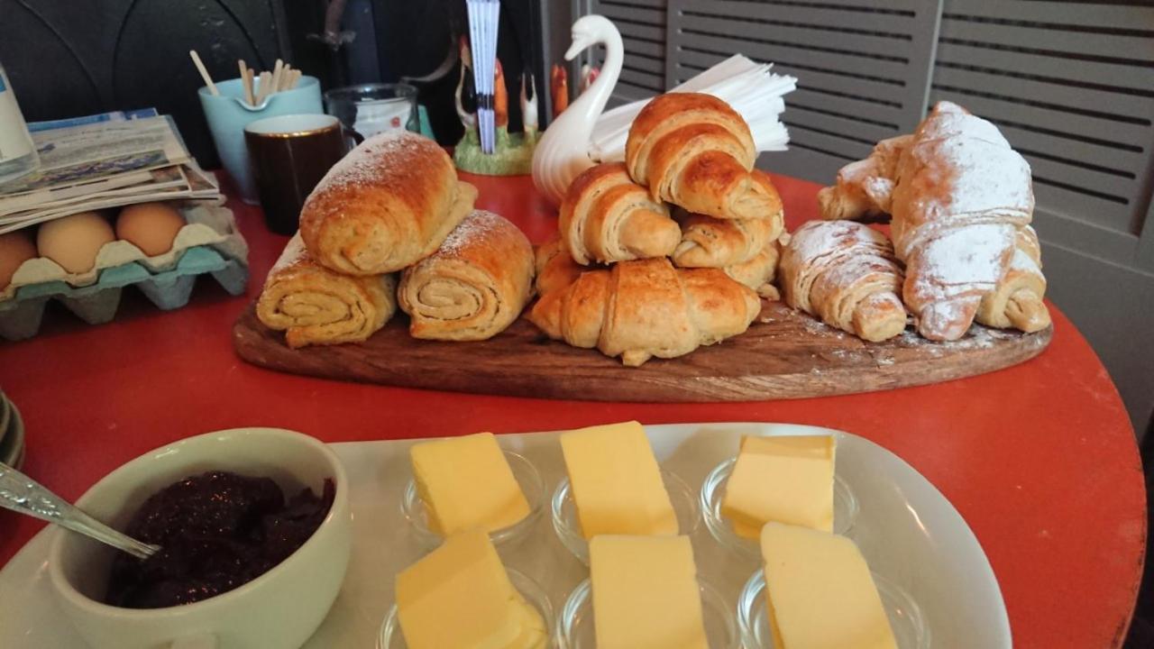 The Bear Bread Bakery B&B, Ensuite Rooms Above The Bakery, Colyton Zewnętrze zdjęcie
